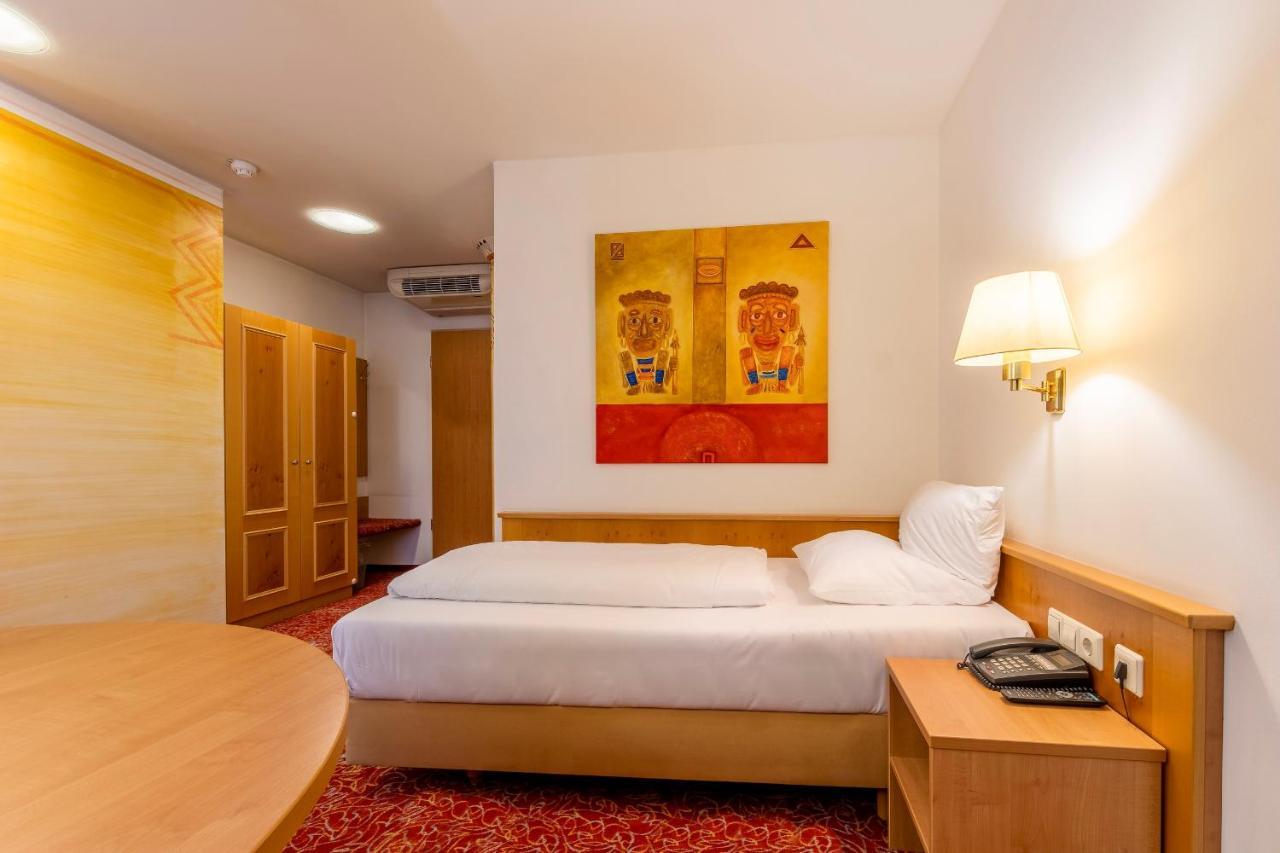 Allvitalis Traumhotel Karlsruhe Bagian luar foto