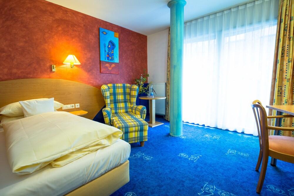 Allvitalis Traumhotel Karlsruhe Bagian luar foto
